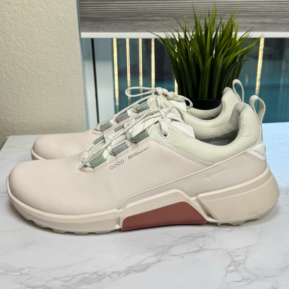 ECCO Biom H4 Gore‑Tex Performance Golf Shoes Women’s US10 Ivory/Blush